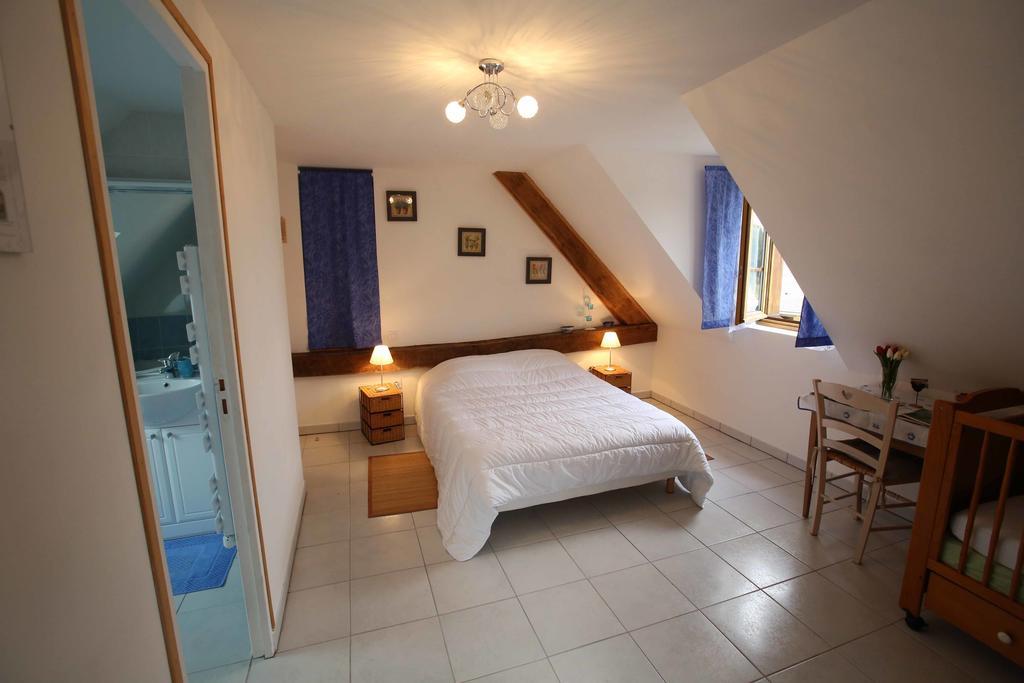 Ferme Cidricole Hugues Desfrieches Bed & Breakfast Sainte-Marguerite-de-Carrouges Ruang foto