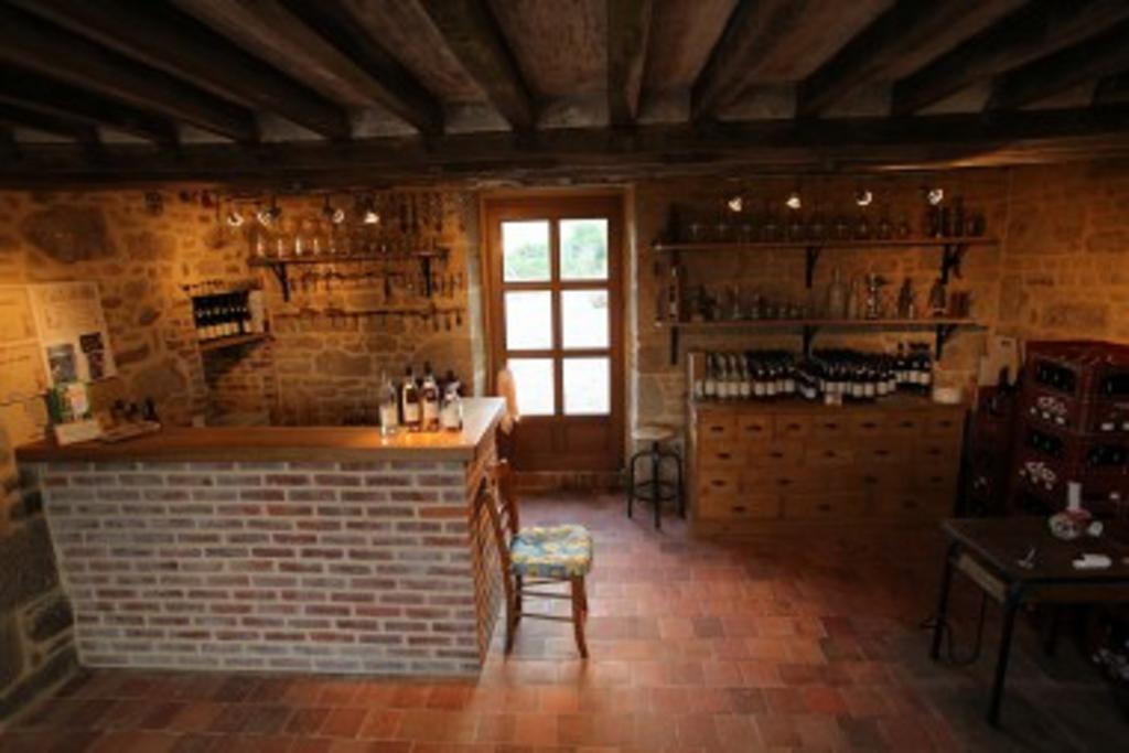 Ferme Cidricole Hugues Desfrieches Bed & Breakfast Sainte-Marguerite-de-Carrouges Bagian luar foto